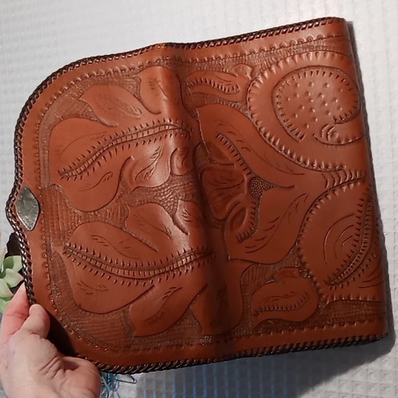 Handcrafted Hand Tooled Leather Clutch Chestnut Brown Tropical Leaf Design - Picture 5 of 13